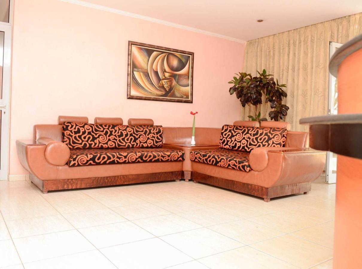 Room In Bb - Enjoy You Vacation Wail Staying In This Single Room Fit For 2 People 基加利 外观 照片