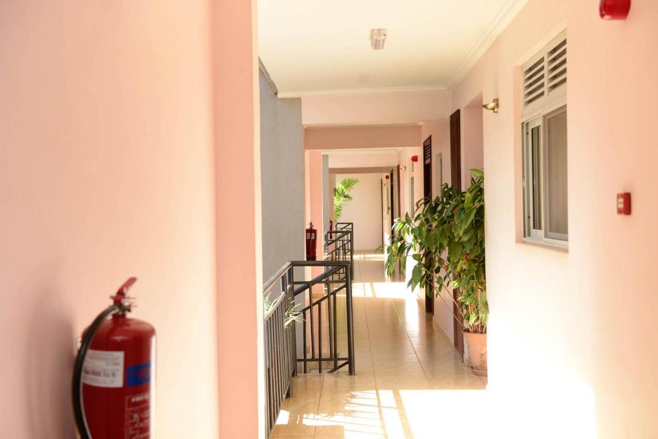 Room In Bb - Enjoy You Vacation Wail Staying In This Single Room Fit For 2 People 基加利 外观 照片