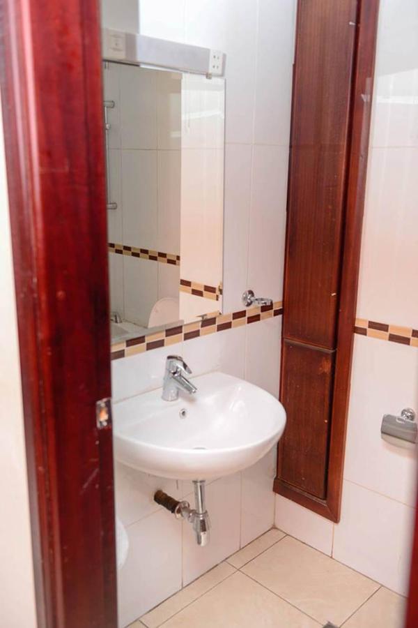 Room In Bb - Enjoy You Vacation Wail Staying In This Single Room Fit For 2 People 基加利 外观 照片